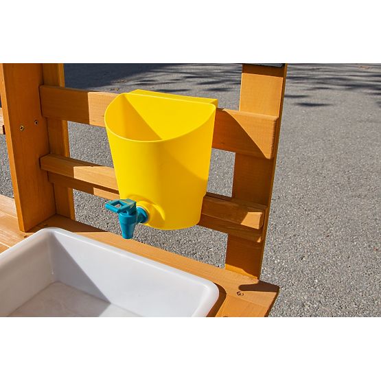 2Kids Toys Drvena vrtna kuhinjica s umivaonikom