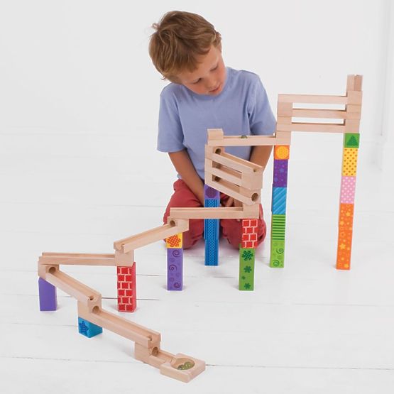 Bigjigs Toys Šarena drvena staza s loptom