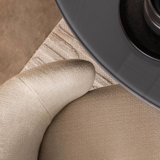 Blagovaonska stolica Larisa, svijetlo bež/crne noge