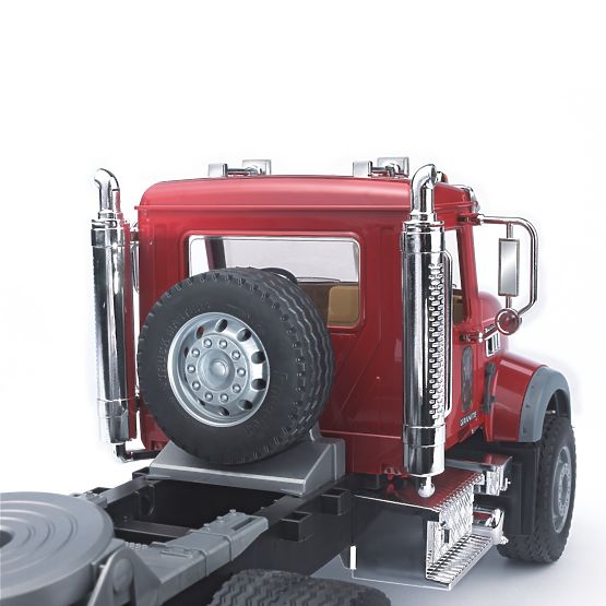 Bruder Kamion MACK Granit prikolica i traktor JCB