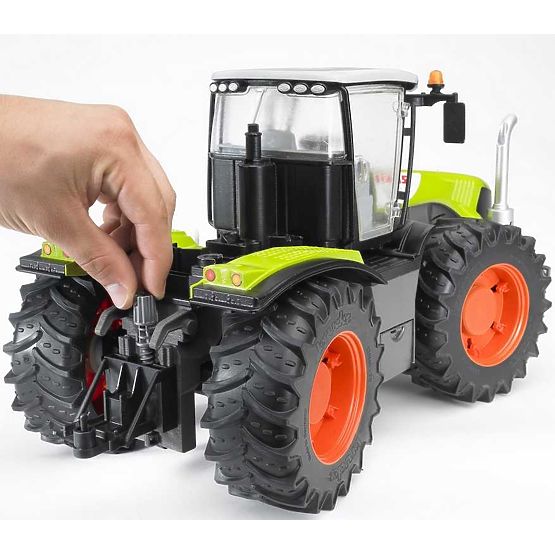 Bruder traktor CLAAS Xerion