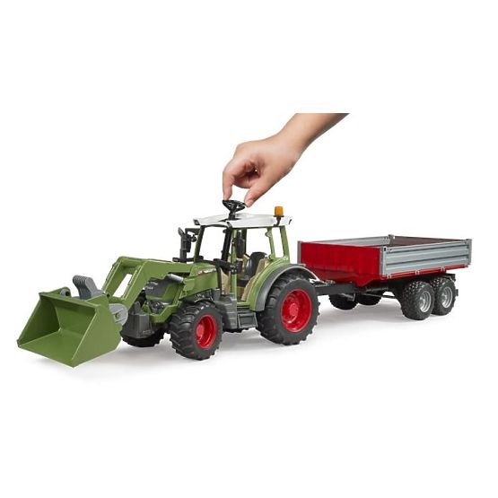 Bruder traktor Fendt Vario 211 s prednjim utovarivačem i kiperskom prikolicom