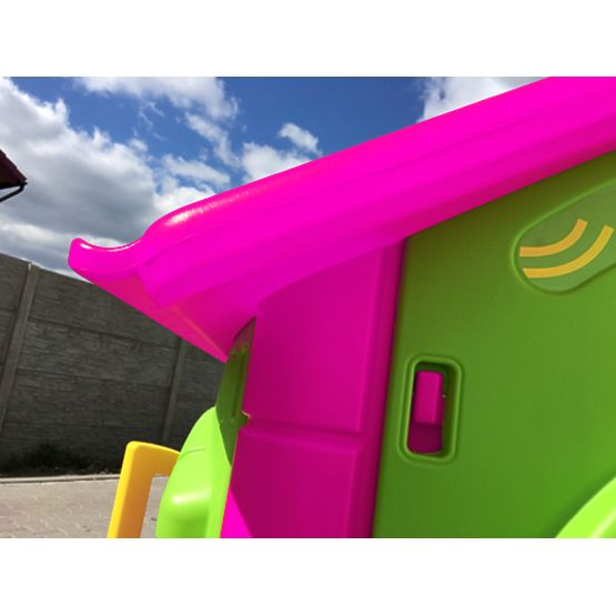 Dětský zahradní domeček se skluzavkou