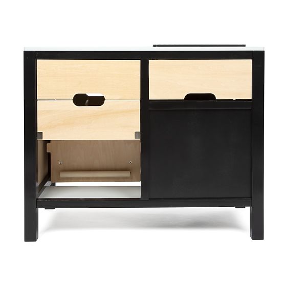 Dječja industrijska kuhinjica s kuhinjskim otokom