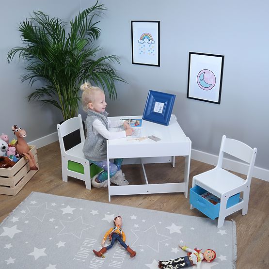 Dječji stol Ourbaby sa stolicama te plavim i zelenim kutijama za odlaganje