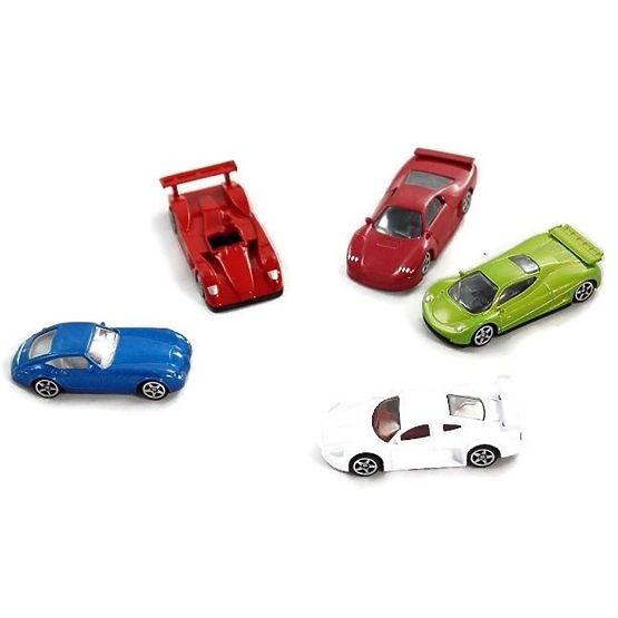Drvena garaža s automobilima