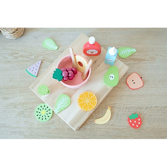 Drvena hrana - rezanje - Salata od svježeg voća