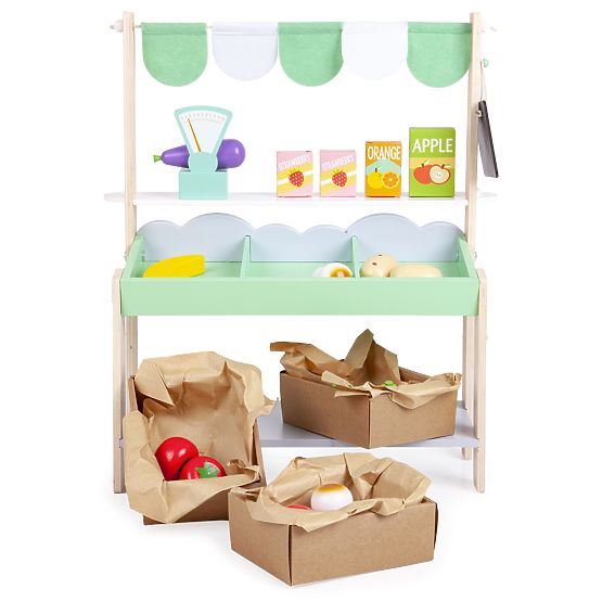 Drveni prodajni štand s povrćem