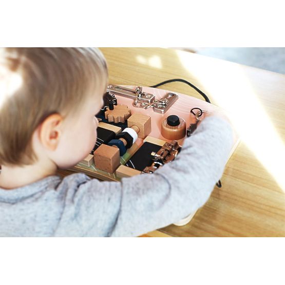 Edukativna ploča brave i gumbi