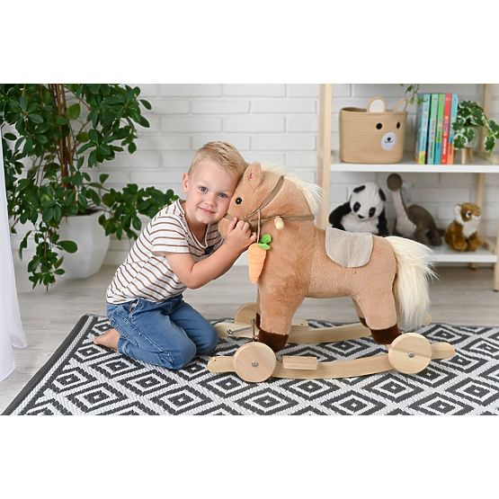 Konjić za ljuljanje s mrkvom