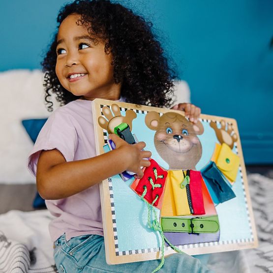 Melissa and Doug - Motorička ploča Obuci medvjedića