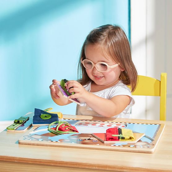 Melissa and Doug - Motorička ploča Obuci medvjedića