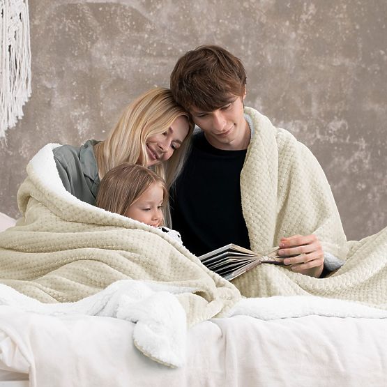 Pokrivač SHLEEPY boja bež s žakard uzorkom klasični stil 220x240