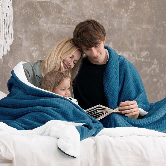 Prekrivač SHLEEPY boja indigo žakardno utisnut klasični stil 130x180