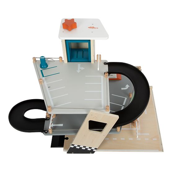 small foot Drveno trkaće parkiralište