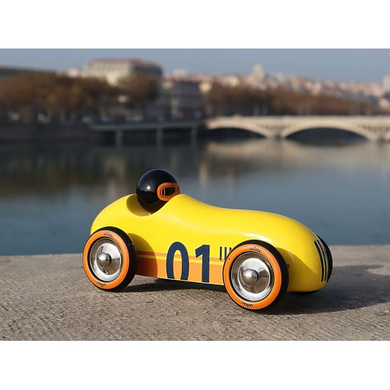 Vilac Drveni automobil Old Sport Compet žuti