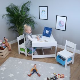 Dječji stol Ourbaby sa stolicama te plavim i zelenim kutijama za odlaganje