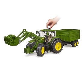 Bruder traktor John Deere 7R 350 s prednjim utovarivačem i tandem prikolicom