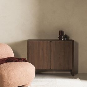 Dvokrilna komoda Moku orah villa, zaobljene prednje površine