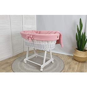 Pleteni krevetić s opremom za bebe - ružičasti