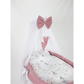 Pleteni krevetić s opremom za bebu - Cirkus