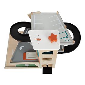 small foot Drveno trkaće parkiralište